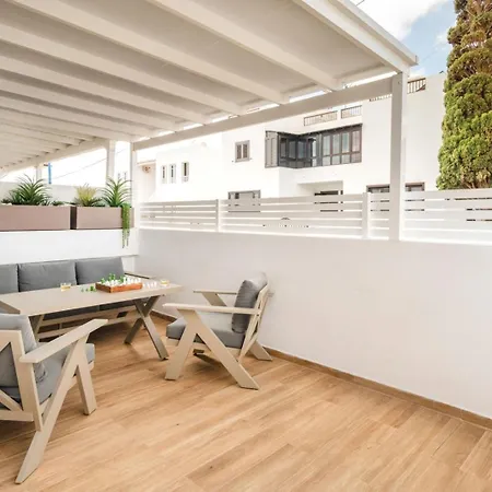 Canaryislandshost I Estela Arrieta (Lanzarote)
